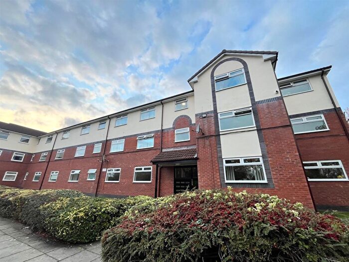 2 Bedroom Flat To Rent In Constance Gardens, Salford, M5