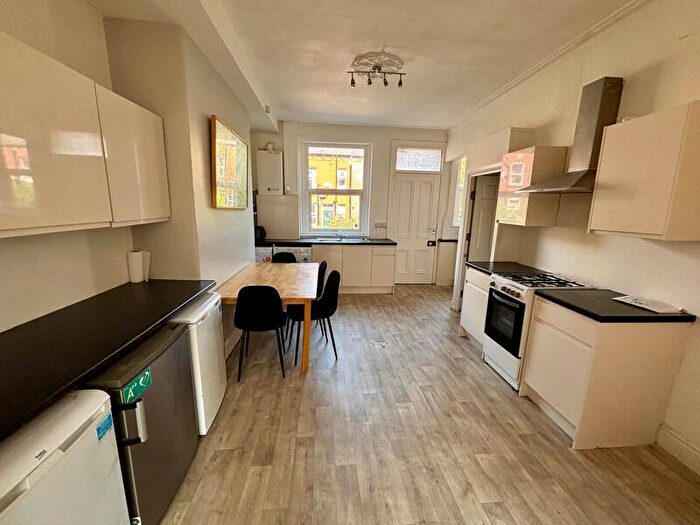 5 Bedroom Terraced House To Rent In Stanmore Street, Burley, Leeds, LS4