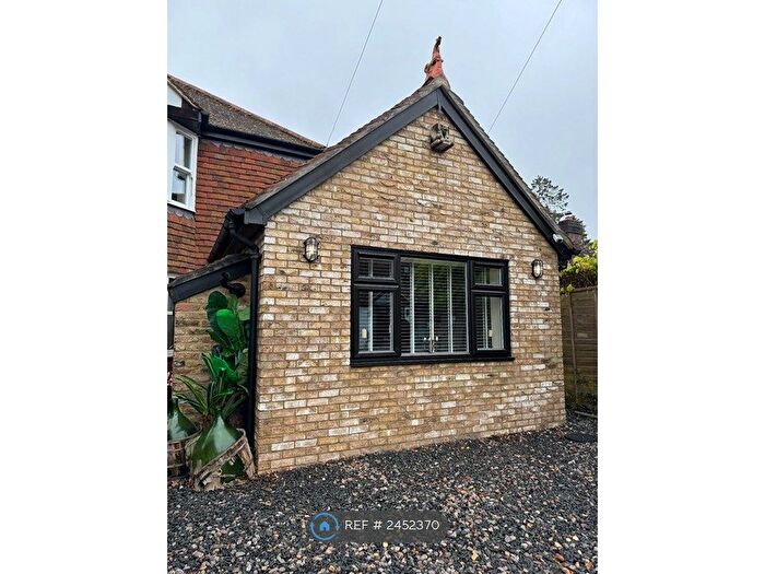 Studio To Rent In The Annexe, Tadworth, KT20