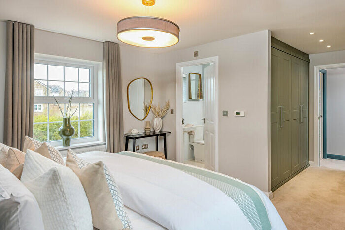 4 Bedroom Detached House For Sale In Woodmansey Mile, Beverley, HU17