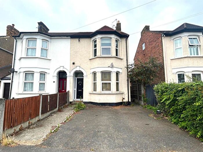 1 Bedroom Flat To Rent In Manor Road, Romford, RM1