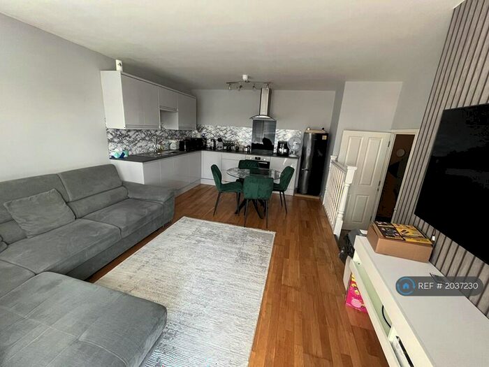 2 Bedroom Flat To Rent In The Vista Building, London, SE18
