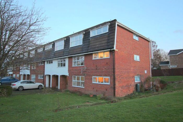 2 Bedroom Flat To Rent In Grasmere Way, Leighton Buzzard LU7