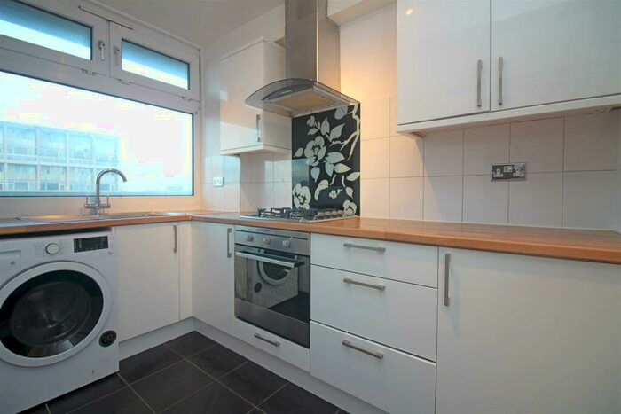 2 Bedroom Flat To Rent In Ramsey Street, London, E2