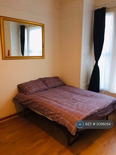 Studio To Rent In Sutherland Road, London, N17
