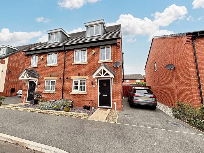 3 Bedroom Semi-detached House For Sale In Glovers Way, Burscough, L40