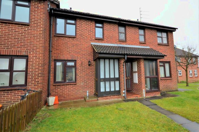 1 Bedroom Flat To Rent In Marlborough Way, Billericay, CM12