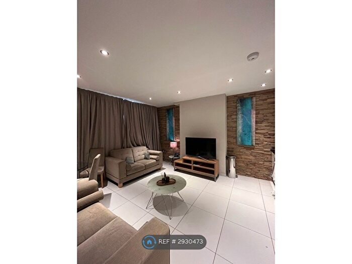 1 Bedroom Flat To Rent In Butts Court, Leeds, LS1