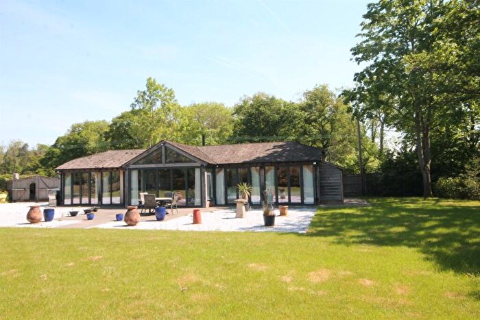 2 Bedroom Barn Conversion For Sale In Halls Lane, RG10