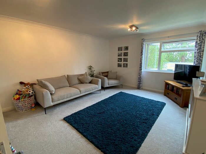 2 Bedroom Flat To Rent In Cwrt Ty Mynydd, Radyr, Cardiff, CF15