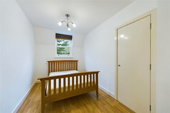 2 Bedroom Apartment To Rent In Cadugan Place, Reading, Berkshire, RG1