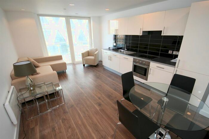 2 Bedroom Flat To Rent In Media City Uk, Salford, M50