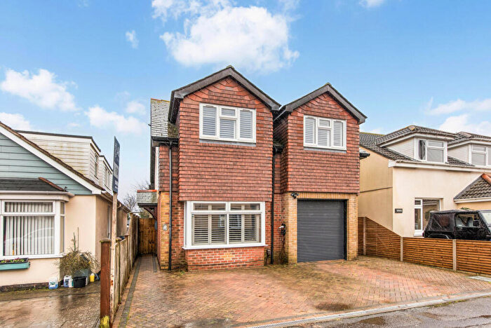 4 Bedroom House For Sale In Clifton Road, Lee-On-The-Solent, PO13