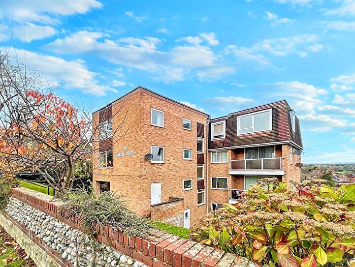 2 Bedroom Flat For Sale In Carew Road, Eastbourne, BN21