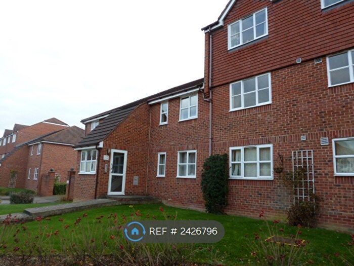 1 Bedroom Flat To Rent In Marmet Avenue, Letchworth Garden City, SG6