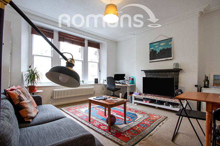 2 Bedroom Flat To Rent In Randall Road, Bristol, Somerset, BS8