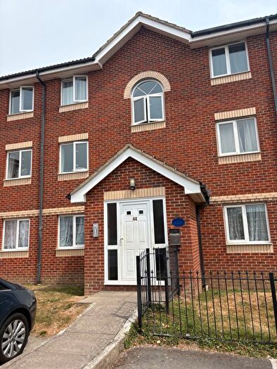2 Bedroom Flat To Rent In Broad Oak Close, Eastbourne, BN23