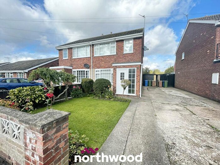 3 Bedroom Semi-Detached House For Sale In Oak Avenue, Goole, Goole, DN14