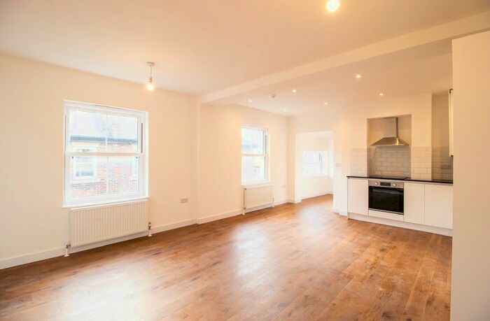 2 Bedroom Flat To Rent In Union Street, London EN5