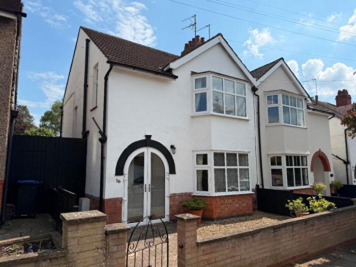 3 Bedroom Semi-Detached House For Sale In Ennerdale Road, Spinney Hill, Northampton, NN3