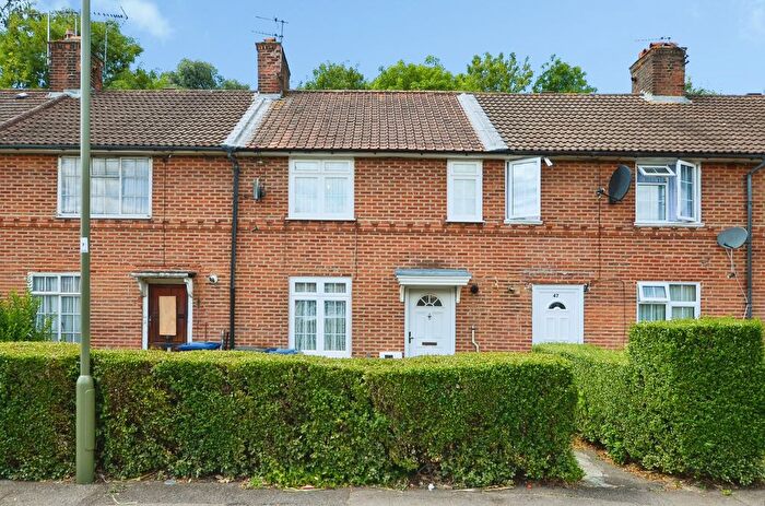 3 Bedroom Terraced House For Sale In Horsecroft Road, Edgware, HA8