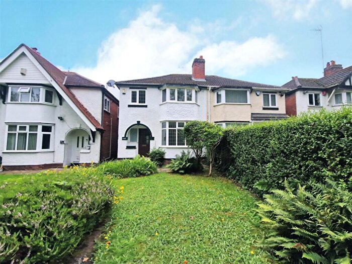 3 Bedroom Semi Detached House For Sale In Bristol Road South, Northfield, Birmingham, B31