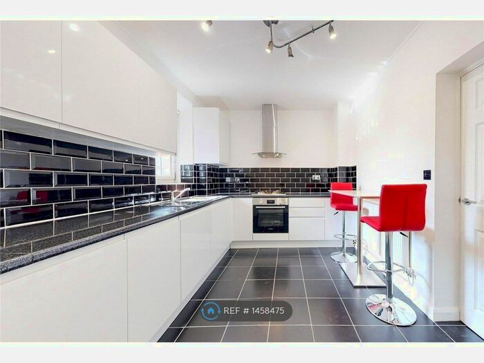 2 Bedroom Flat To Rent In Nickleby House, London, SE16