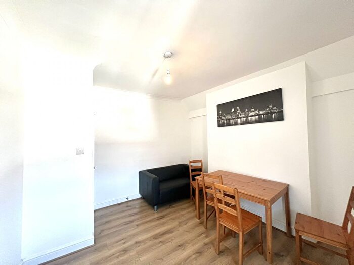1 Bedroom Flat To Rent In Medora Road, London, SW2