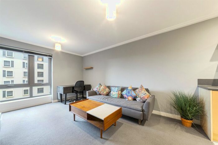 1 Bedroom Flat To Rent In Victoria Road, London, W3