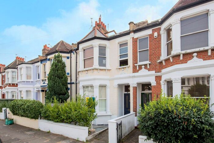 2 Bedroom Flat To Rent In Balfern Grove, Chiswick, London, W4