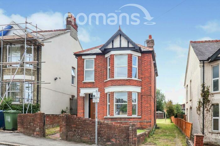 5 Bedroom Detached House To Rent In Benjamin Road, HP13