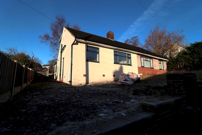 4 Bedroom Bungalow To Rent In Leopold Road, Blackburn, BB2