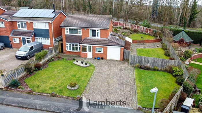 4 Bedroom Detached House For Sale In Foredrift Close, Southcrest, B98