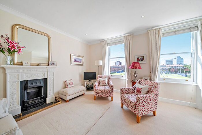 2 Bedroom Flat For Sale In Gledstanes Road, West Kensington, London, W14