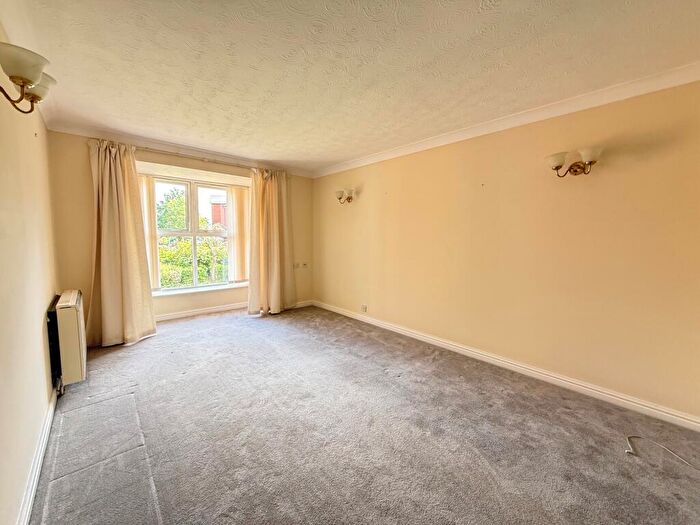 2 Bedroom Apartment To Rent In Over S, Chamberlaine Court, Banbury, OX16
