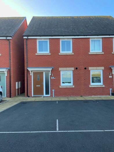 2 Bedroom Semi-Detached House To Rent In Woodpecker Close, West Bridgford, Nottingham, Nottinghamshire, NG2