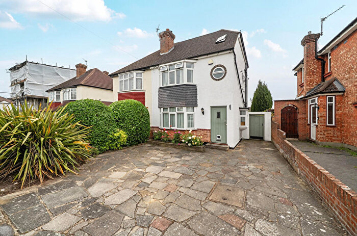 3 Bedroom Semi Detached House For Sale In Woodhurst Avenue, Petts Wood, Orpington, BR5