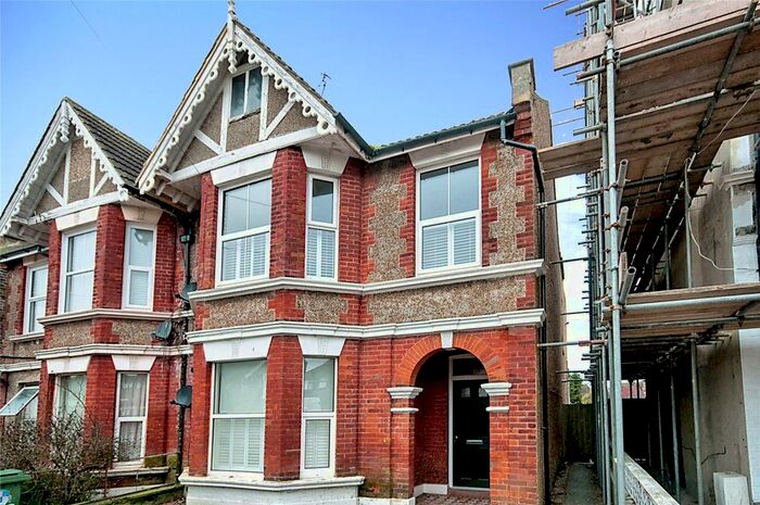 2 Bedroom Flat To Rent In Ashburnham Road, Hastings, East Sussex, TN35