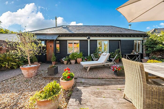 3 Bedroom Barn Conversion For Sale In Hoe Lane, Flansham, Bognor Regis, PO22