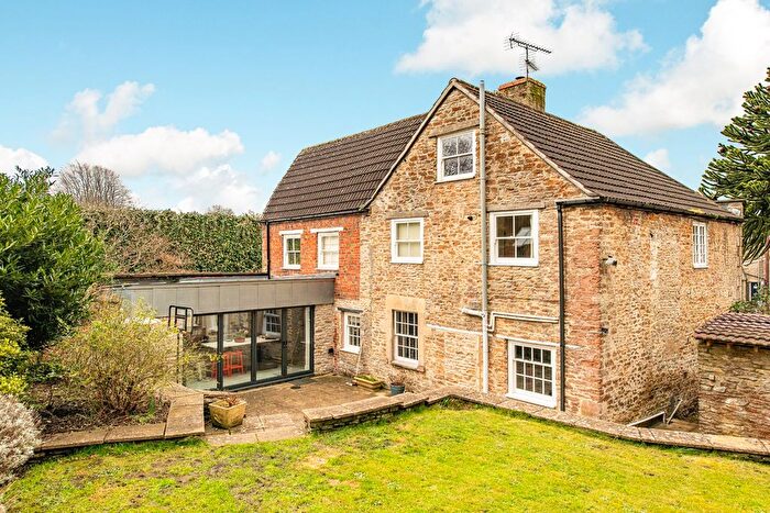4 Bedroom Detached House For Sale In Bath Road, Beckington, BA11