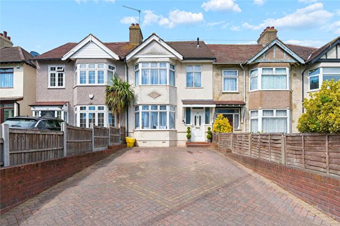 4 Bedroom Terraced House For Sale In Hornchurch Road, Hornchurch, RM11