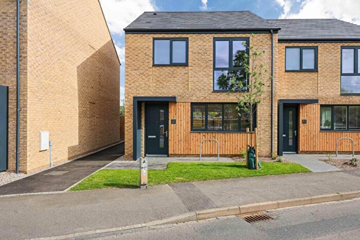 3 Bedroom Semi-Detached House For Sale In Northfield Avenue, Cambridge, CB4