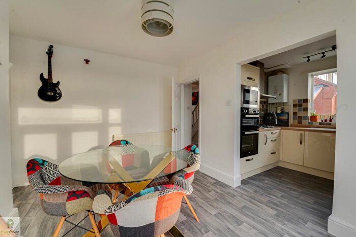 3 Bedroom Semi Detached House For Sale In Tixall Road, Stafford, Staffordshire, ST16