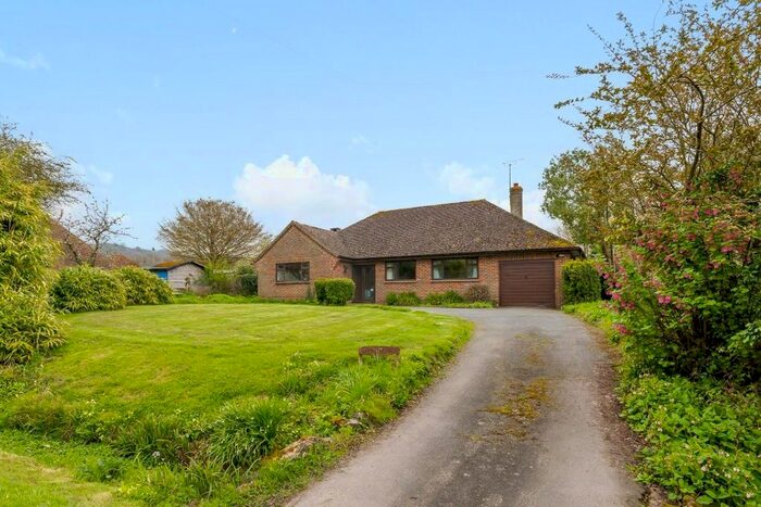 3 Bedroom Detached Bungalow For Sale In The Street, Brook, Ashford, TN25
