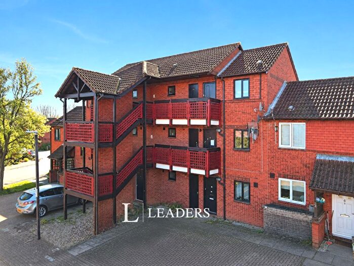 1 Bedroom Flat For Sale In Buzzacott Lane, Furzton, Milton Keynes, MK4