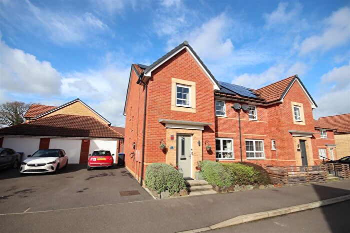 4 Bedroom Semi Detached House For Sale In Hickory Way, Chippenham, SN15