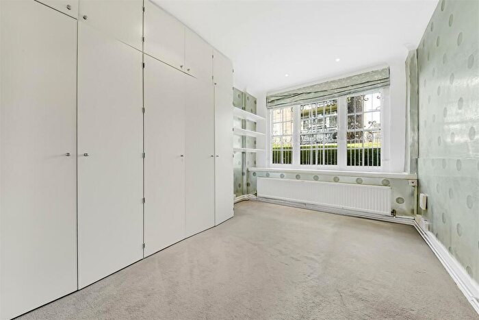 4 Bedroom House To Rent In Billing Road, Chelsea, SW10