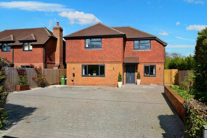 4 Bedroom Detached House For Sale In Bethersden Road, Smarden, TN27