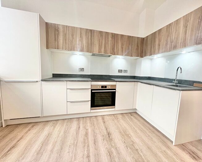 2 Bedroom Flat To Rent In Alencon Link, Basingstoke, RG21