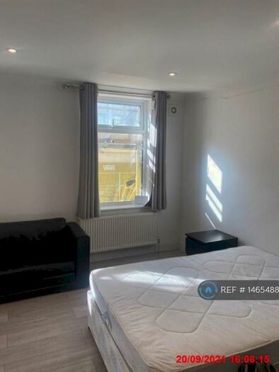 Studio To Rent In West Street, Brighton, BN1